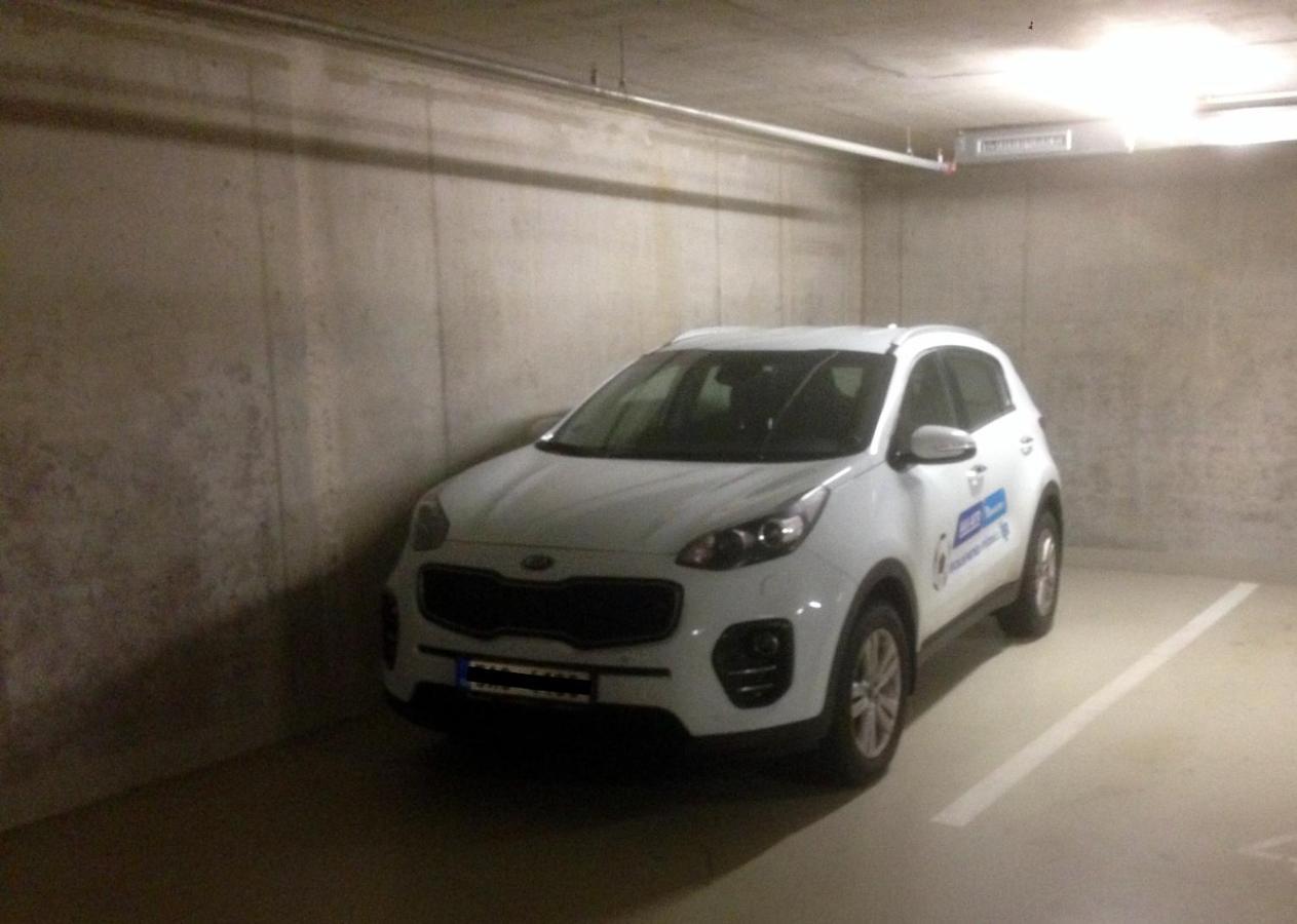 Onsite Free Garage Parking, 10Min Centre By Bus Apartment Prague Exterior photo